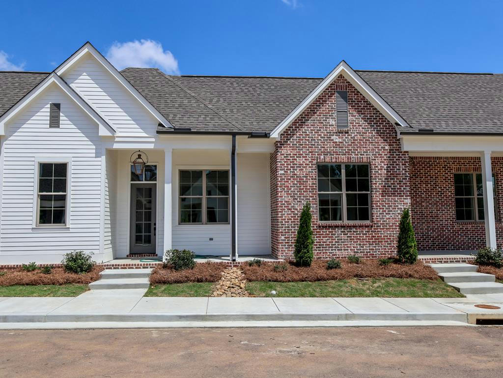 305 COTTAGE VIEW, OXFORD, MS 38655, photo 1 of 44